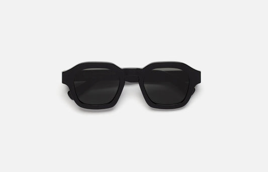 Saluto Black